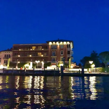 Lago Di Garda Gardone Riviera